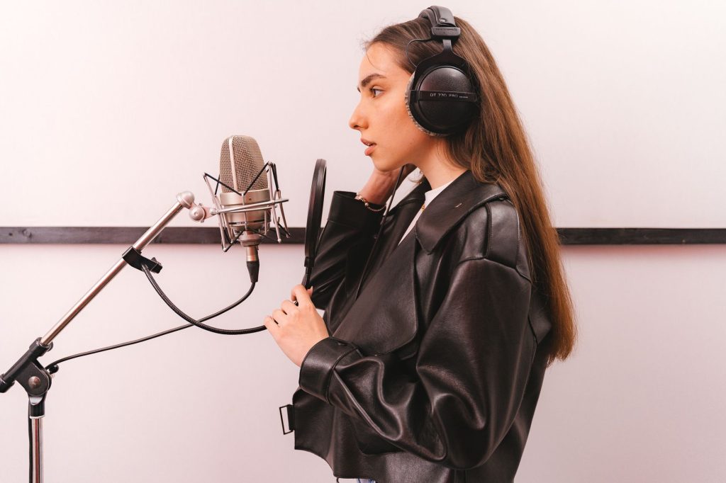 El trap español conquista Latinoamérica: nombres que debes conocer