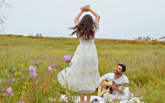 El reggaetón romántico vuelve con fuerza: los temas del momento