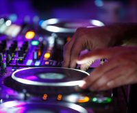 Ibiza y la electrónica: la isla que cambió la música del mundo