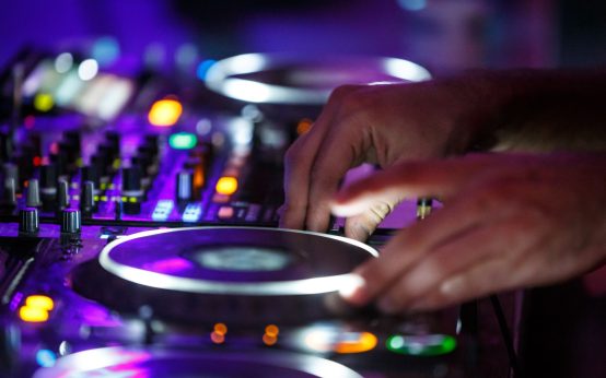 Ibiza y la electrónica: la isla que cambió la música del mundo
