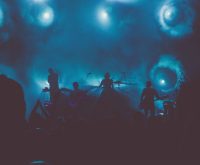 Nadie Patín madura su sonido y perfecciona el pop punk en «Volver a casa»